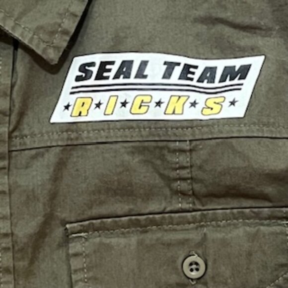 Rick & Morty Seal Team Rick’s Button Up Olive Green Shirt Men’s Size Small - Picture 12 of 13